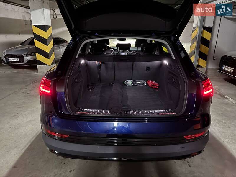 Внедорожник / Кроссовер Audi e-tron 2019 в Киеве фото 11 Внедорожник / Кроссовер Audi e-tron 2019 в Киеве