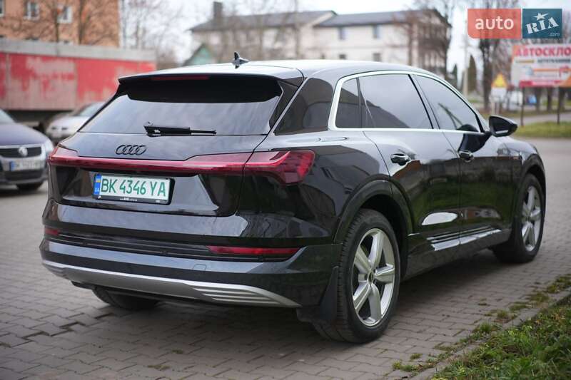Внедорожник / Кроссовер Audi e-tron 2022 в Дубно фото 9 Внедорожник / Кроссовер Audi e-tron 2022 в Дубно