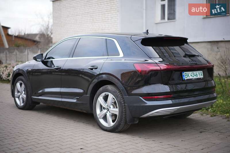 Внедорожник / Кроссовер Audi e-tron 2022 в Дубно фото 6 Внедорожник / Кроссовер Audi e-tron 2022 в Дубно