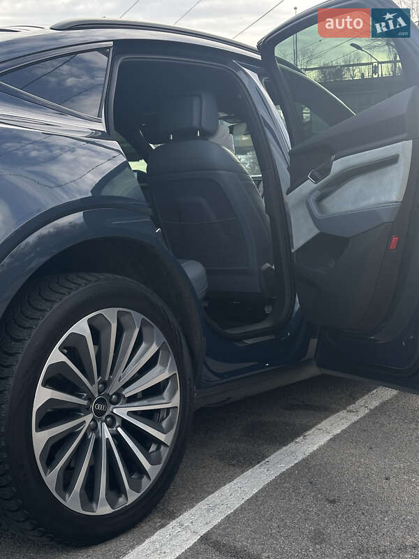Внедорожник / Кроссовер Audi e-tron 2020 в Днепре фото 42 Внедорожник / Кроссовер Audi e-tron 2020 в Днепре