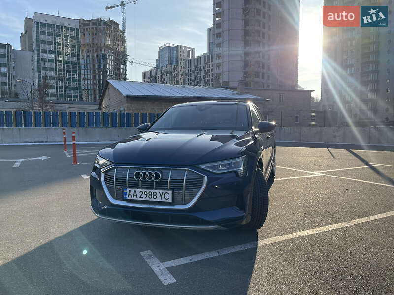 Внедорожник / Кроссовер Audi e-tron 2021 в Киеве