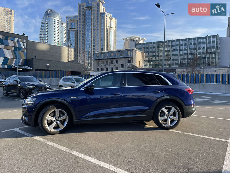 Внедорожник / Кроссовер Audi e-tron 2021 в Киеве