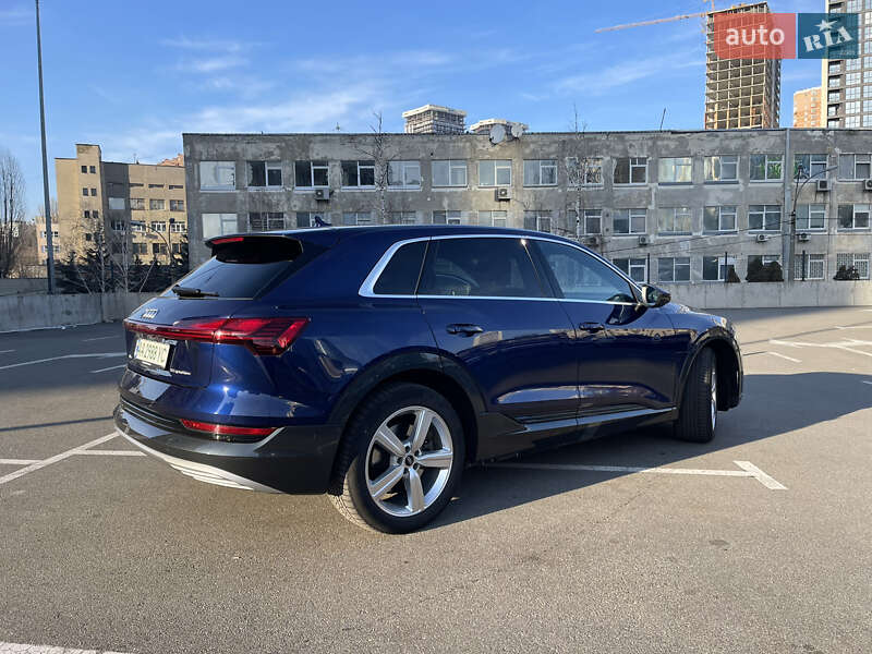 Внедорожник / Кроссовер Audi e-tron 2021 в Киеве