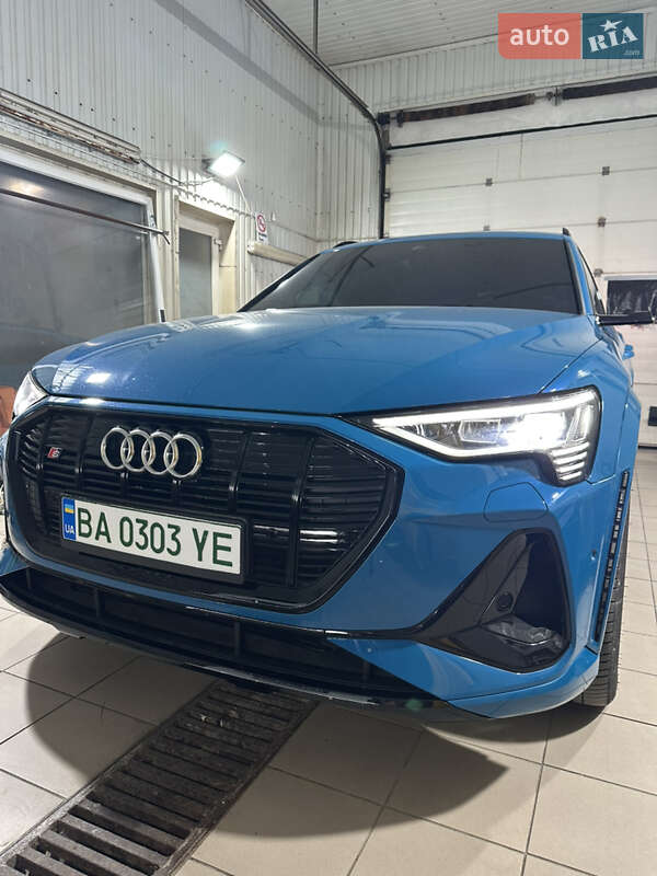 Внедорожник / Кроссовер Audi e-tron 2020 в Кривом Озере
