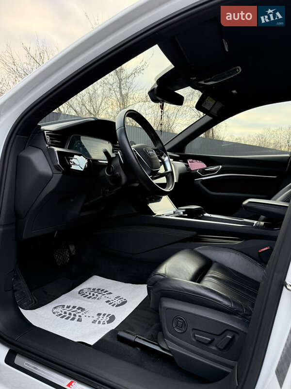 Внедорожник / Кроссовер Audi e-tron 2019 в Дрогобыче фото 37 Внедорожник / Кроссовер Audi e-tron 2019 в Дрогобыче