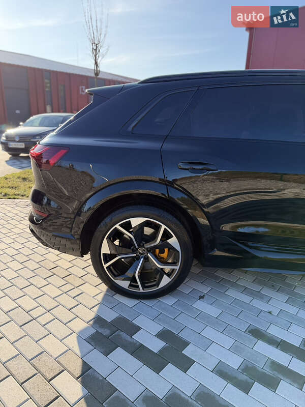 Внедорожник / Кроссовер Audi e-tron 2022 в Львове