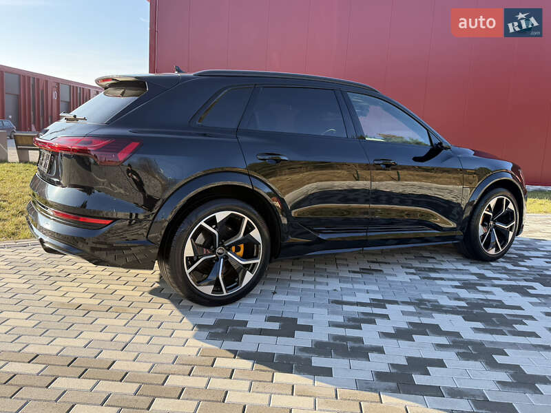 Внедорожник / Кроссовер Audi e-tron 2022 в Львове