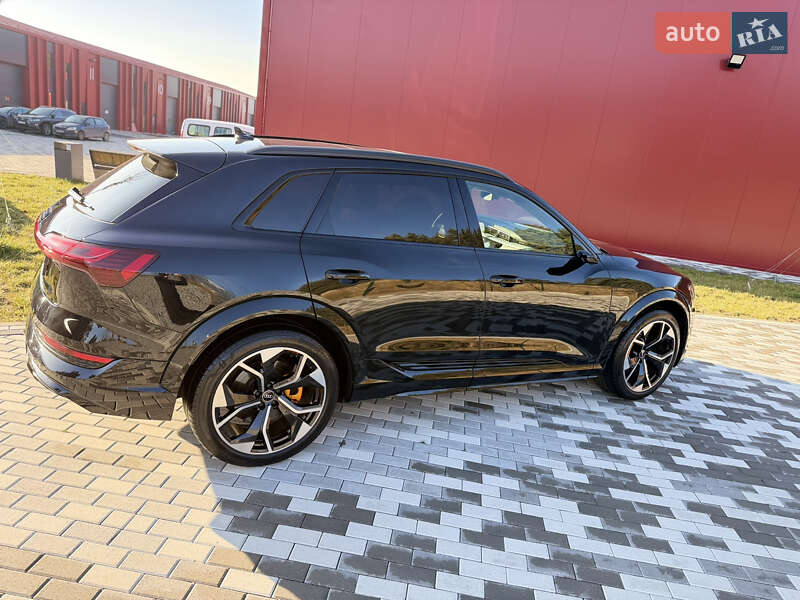 Внедорожник / Кроссовер Audi e-tron 2022 в Львове
