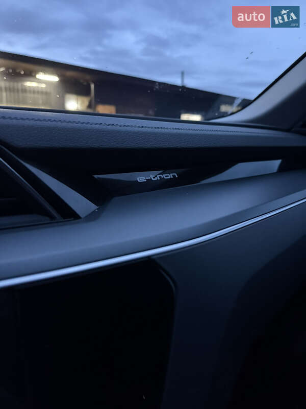 Внедорожник / Кроссовер Audi e-tron 2022 в Калуше