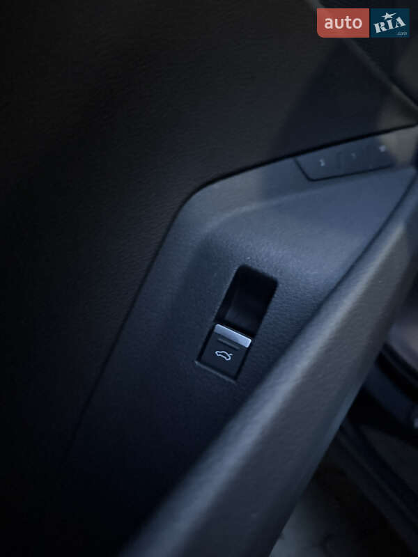 Внедорожник / Кроссовер Audi e-tron 2022 в Калуше