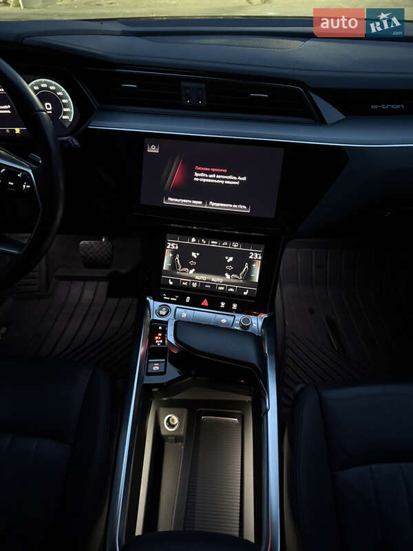 Внедорожник / Кроссовер Audi e-tron 2022 в Калуше