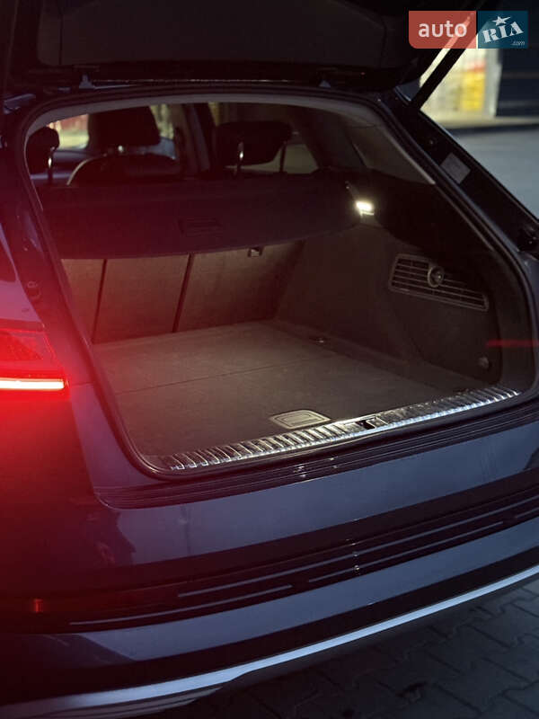 Внедорожник / Кроссовер Audi e-tron 2022 в Калуше