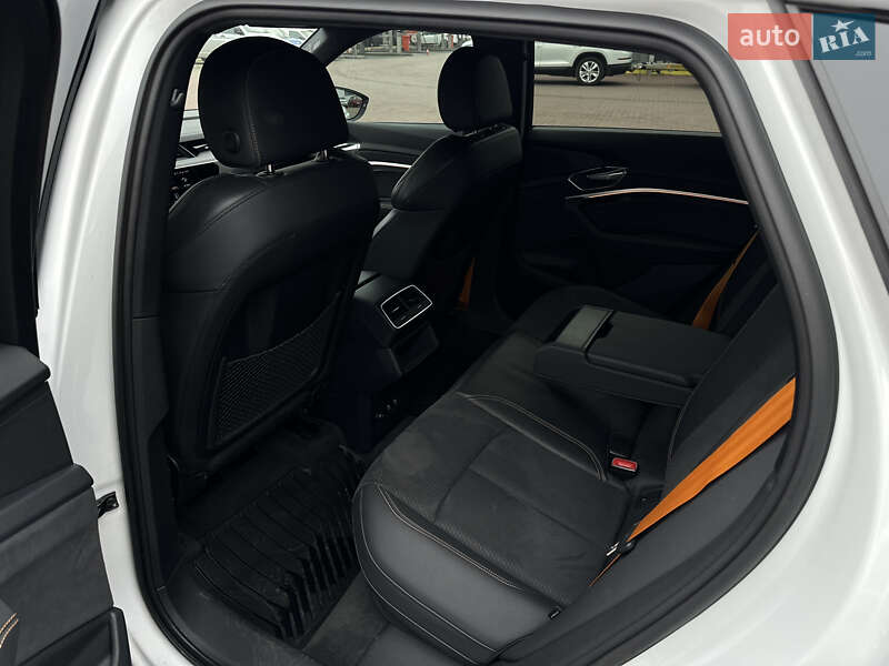 Внедорожник / Кроссовер Audi e-tron 2022 в Ровно