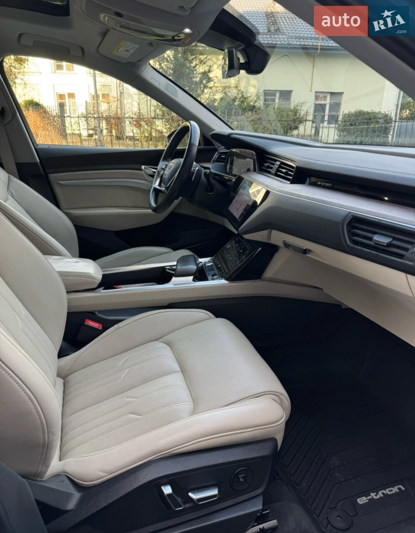 2019 Audi e-tron - мініатюра 22