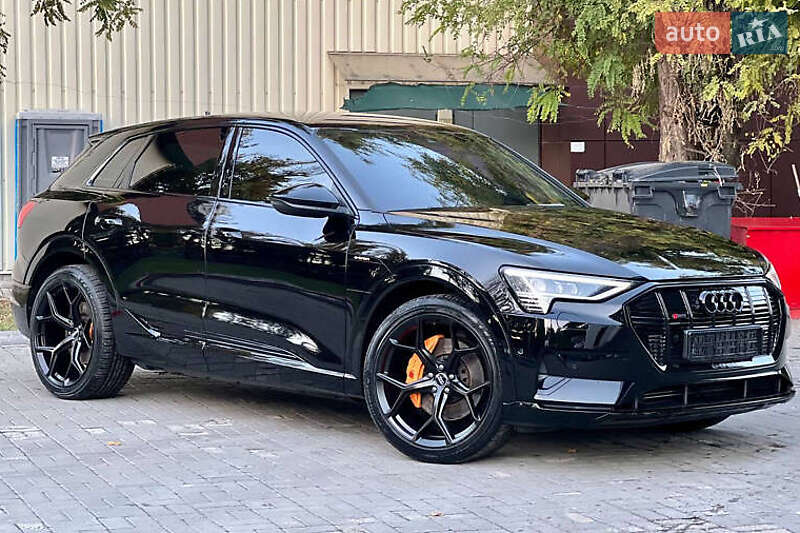 Внедорожник / Кроссовер Audi e-tron 2022 в Киеве фото 2 Внедорожник / Кроссовер Audi e-tron 2022 в Киеве