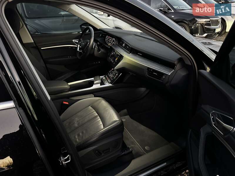 Внедорожник / Кроссовер Audi e-tron 2021 в Киеве фото 21 Внедорожник / Кроссовер Audi e-tron 2021 в Киеве