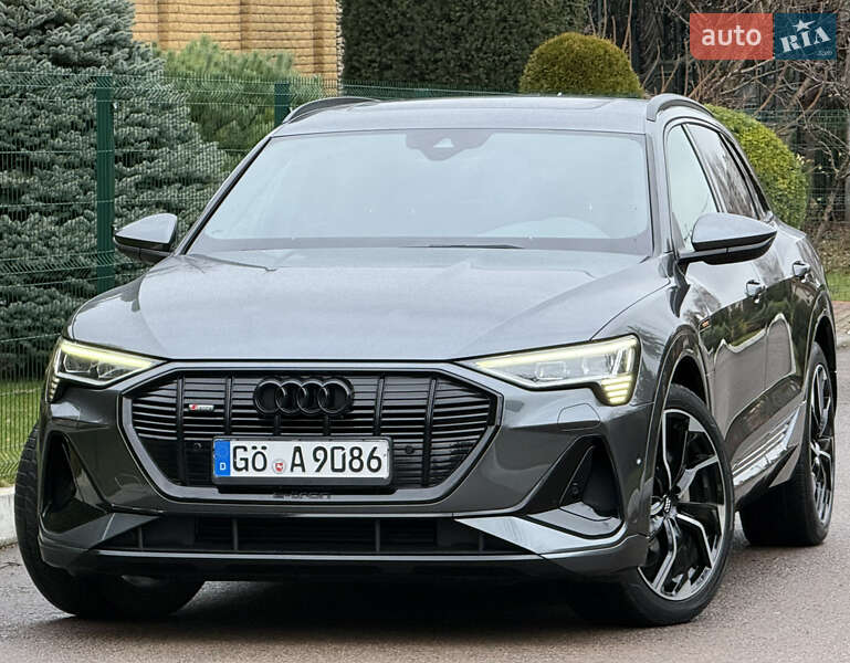 Внедорожник / Кроссовер Audi e-tron 2022 в Ровно