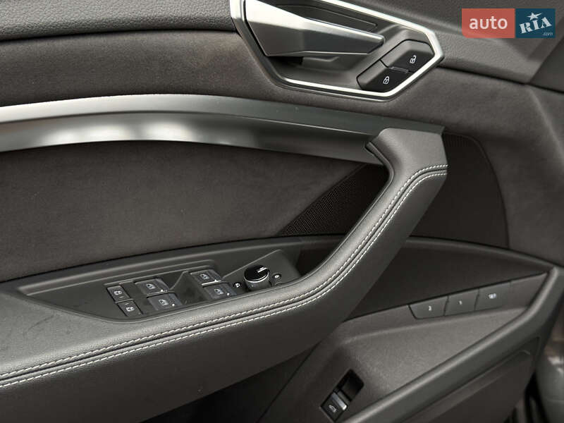 Внедорожник / Кроссовер Audi e-tron 2022 в Ровно