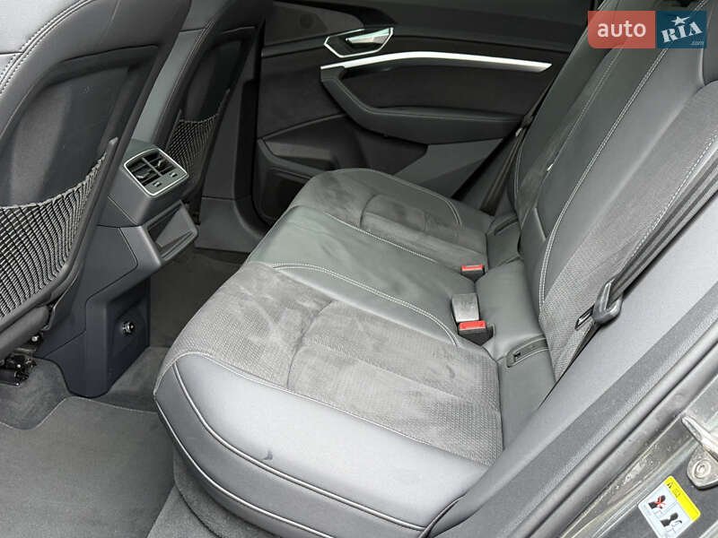 Внедорожник / Кроссовер Audi e-tron 2022 в Ровно