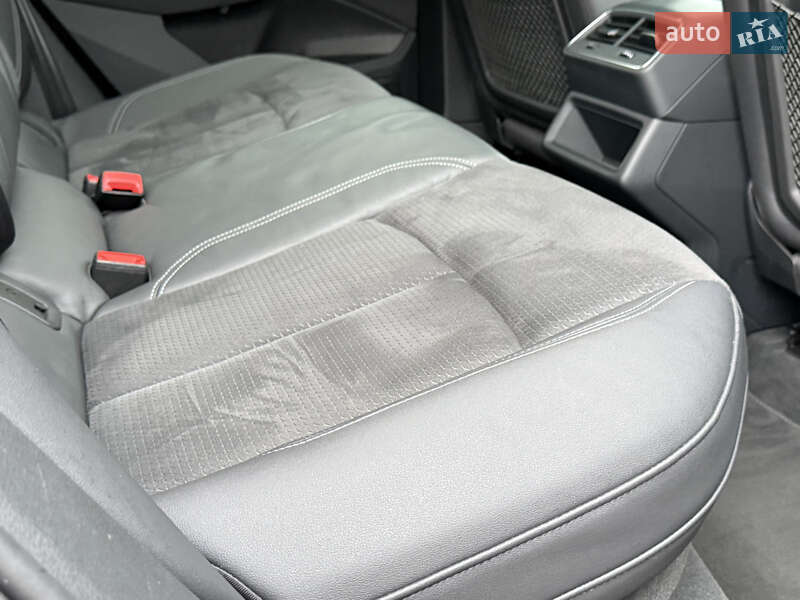 Внедорожник / Кроссовер Audi e-tron 2022 в Ровно