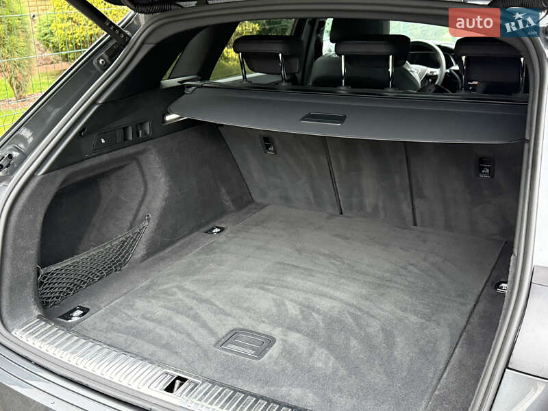 Внедорожник / Кроссовер Audi e-tron 2022 в Ровно