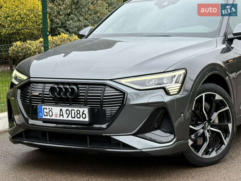 Внедорожник / Кроссовер Audi e-tron 2022 в Ровно