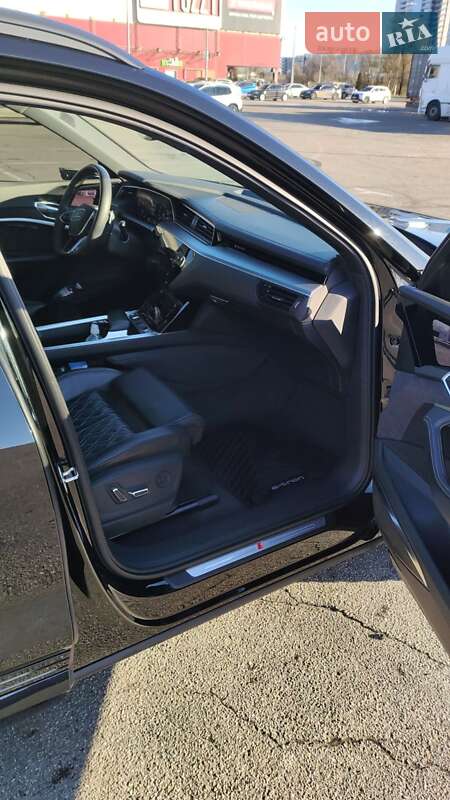 Внедорожник / Кроссовер Audi e-tron 2019 в Киеве