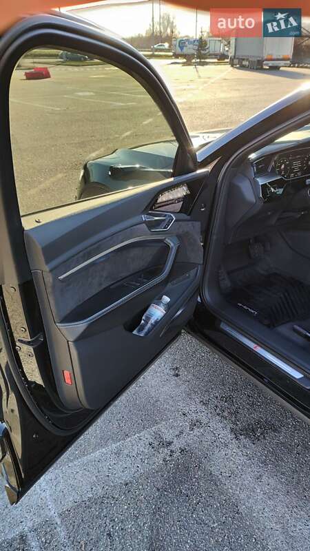 Внедорожник / Кроссовер Audi e-tron 2019 в Киеве