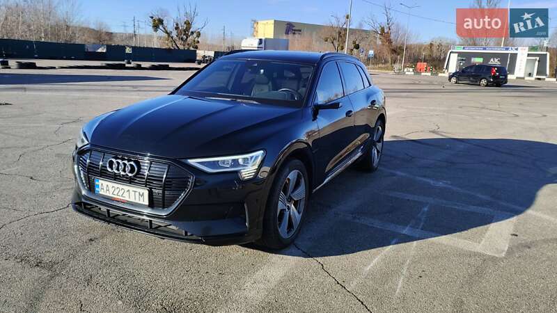 Внедорожник / Кроссовер Audi e-tron 2019 в Киеве