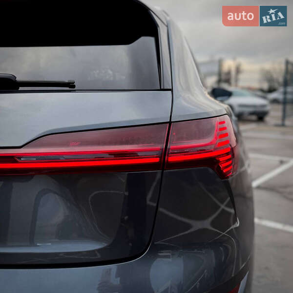 Внедорожник / Кроссовер Audi e-tron 2019 в Киеве фото 17 Внедорожник / Кроссовер Audi e-tron 2019 в Киеве