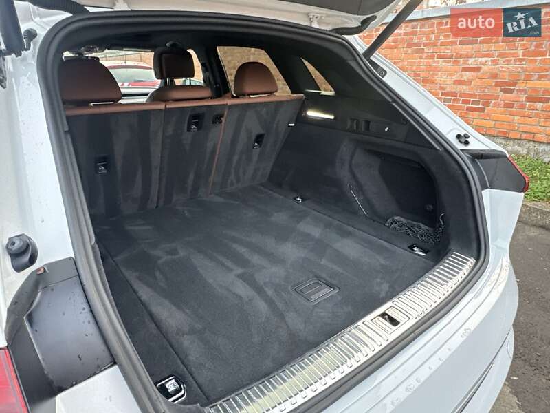 Внедорожник / Кроссовер Audi e-tron 2019 в Дрогобыче фото 50 Внедорожник / Кроссовер Audi e-tron 2019 в Дрогобыче