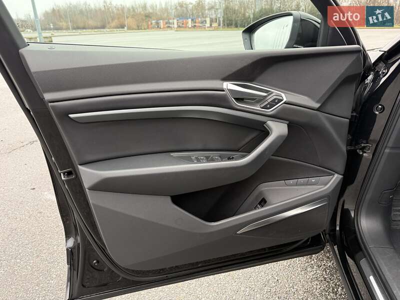 Внедорожник / Кроссовер Audi e-tron 2020 в Львове