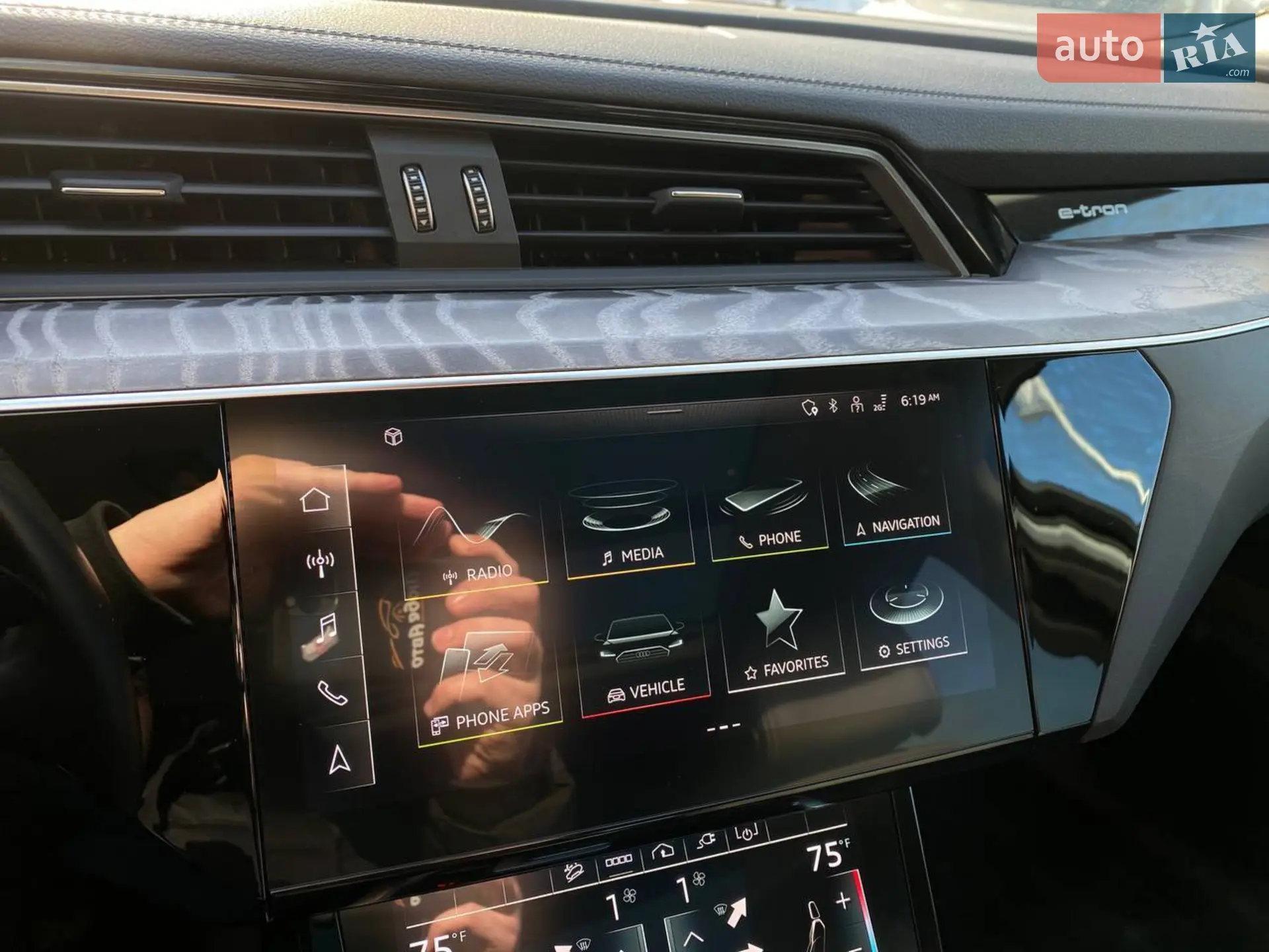 2021 Audi e-tron - мініатюра 16