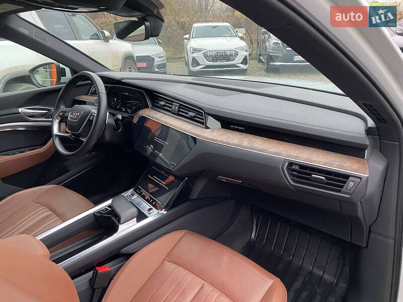 Внедорожник / Кроссовер Audi e-tron 2021 в Львове фото 7 Внедорожник / Кроссовер Audi e-tron 2021 в Львове