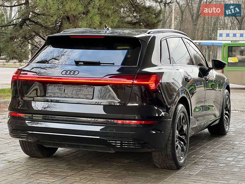 Внедорожник / Кроссовер Audi e-tron 2022 в Днепре