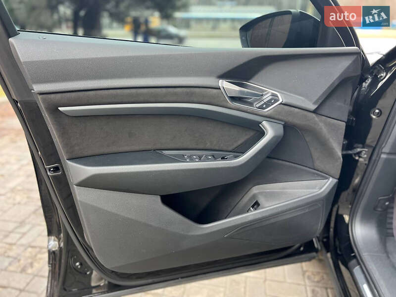 Внедорожник / Кроссовер Audi e-tron 2022 в Днепре