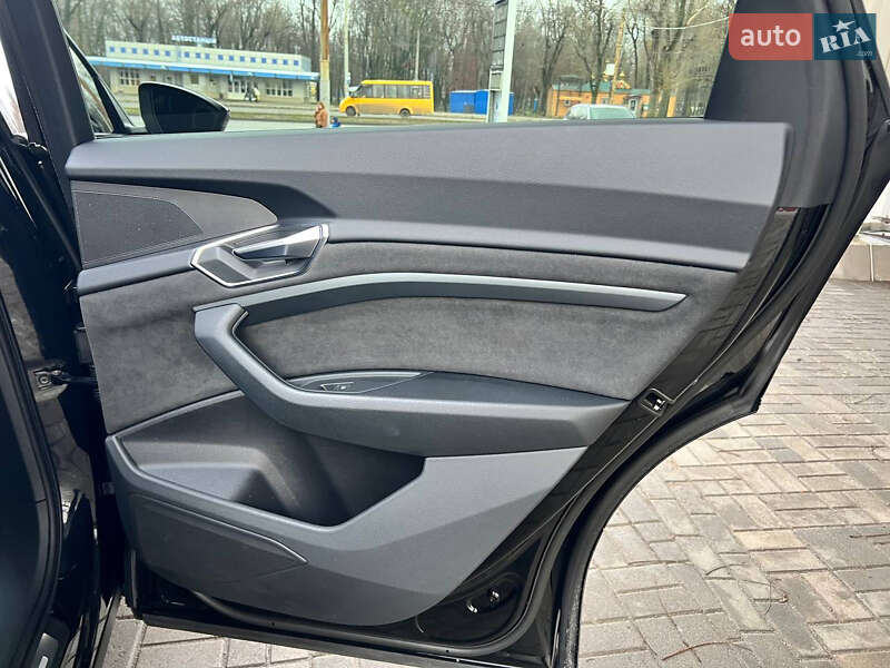 Внедорожник / Кроссовер Audi e-tron 2022 в Днепре