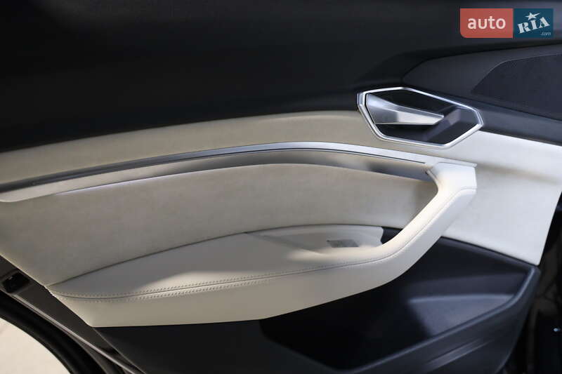 Внедорожник / Кроссовер Audi e-tron 2019 в Луцке фото 27 Внедорожник / Кроссовер Audi e-tron 2019 в Луцке