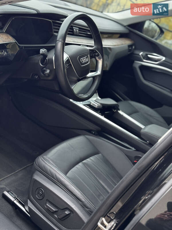 Внедорожник / Кроссовер Audi e-tron 2019 в Дрогобыче