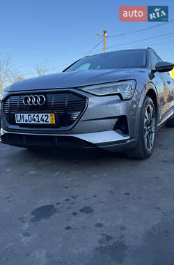 Позашляховик / Кросовер Audi e-tron 2021 в Чернівцях