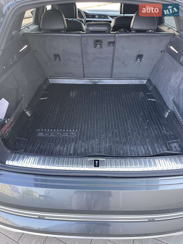 Внедорожник / Кроссовер Audi e-tron 2019 в Ивано-Франковске