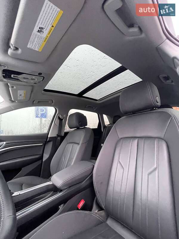 Внедорожник / Кроссовер Audi e-tron 2020 в Львове фото 26 Внедорожник / Кроссовер Audi e-tron 2020 в Львове