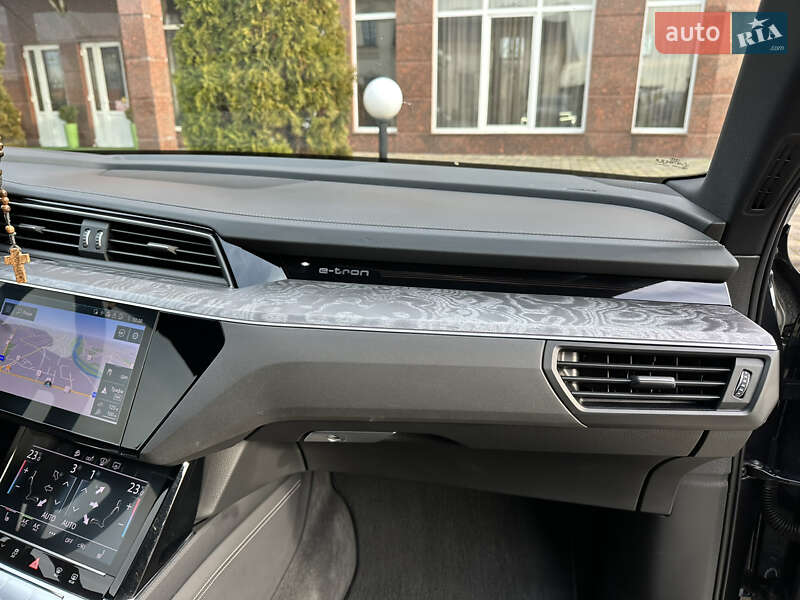 Внедорожник / Кроссовер Audi e-tron 2019 в Мукачево фото 30 Внедорожник / Кроссовер Audi e-tron 2019 в Мукачево