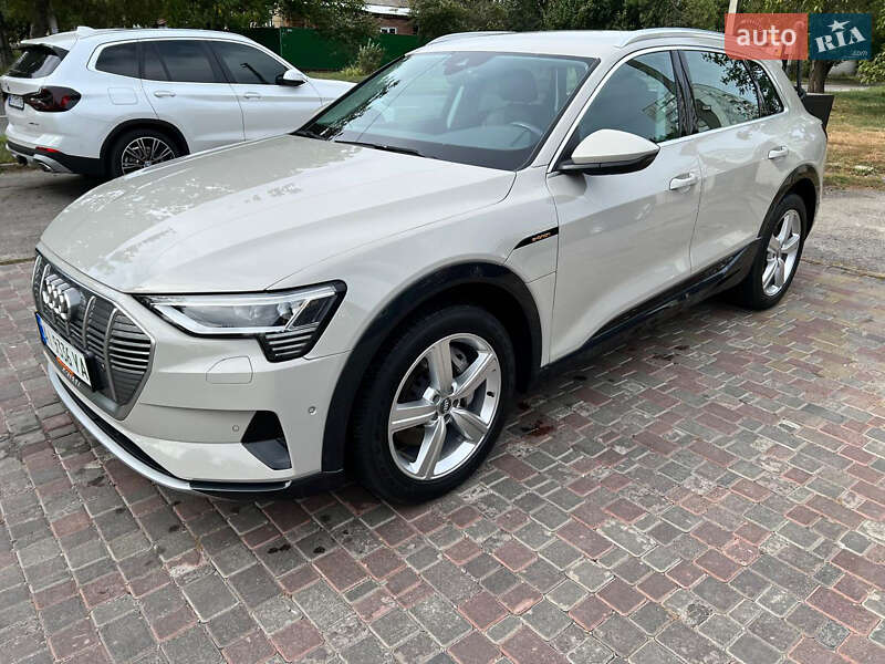 Внедорожник / Кроссовер Audi e-tron 2020 в Харькове