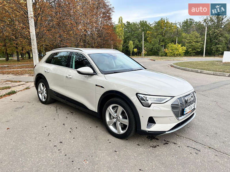 Внедорожник / Кроссовер Audi e-tron 2020 в Харькове