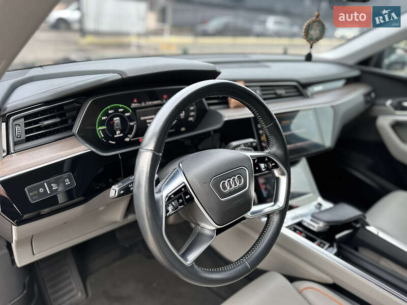 Внедорожник / Кроссовер Audi e-tron 2019 в Киеве