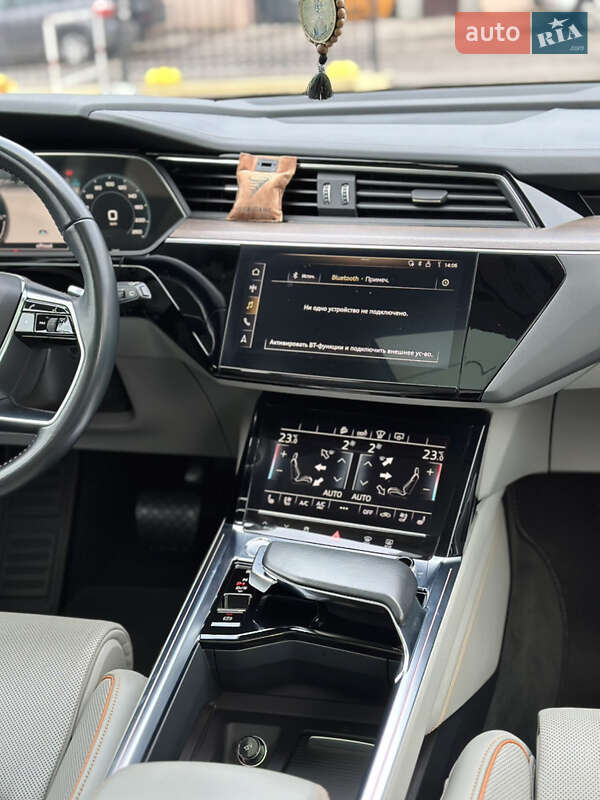 Внедорожник / Кроссовер Audi e-tron 2019 в Киеве