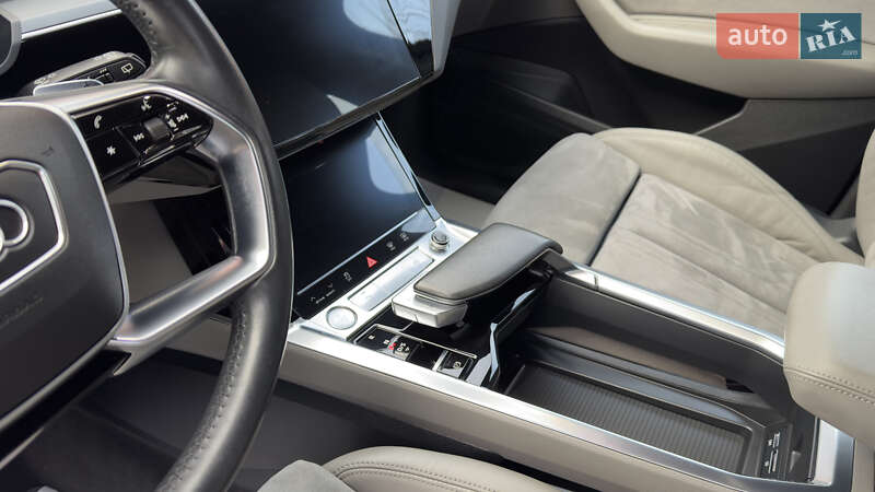 Внедорожник / Кроссовер Audi e-tron 2020 в Сваляве фото 61 Внедорожник / Кроссовер Audi e-tron 2020 в Сваляве