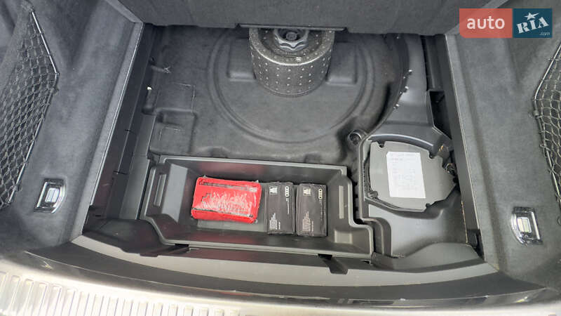 Внедорожник / Кроссовер Audi e-tron 2020 в Сваляве фото 70 Внедорожник / Кроссовер Audi e-tron 2020 в Сваляве