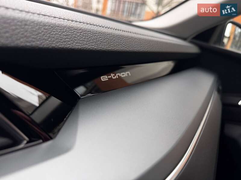 Внедорожник / Кроссовер Audi e-tron 2019 в Ивано-Франковске
